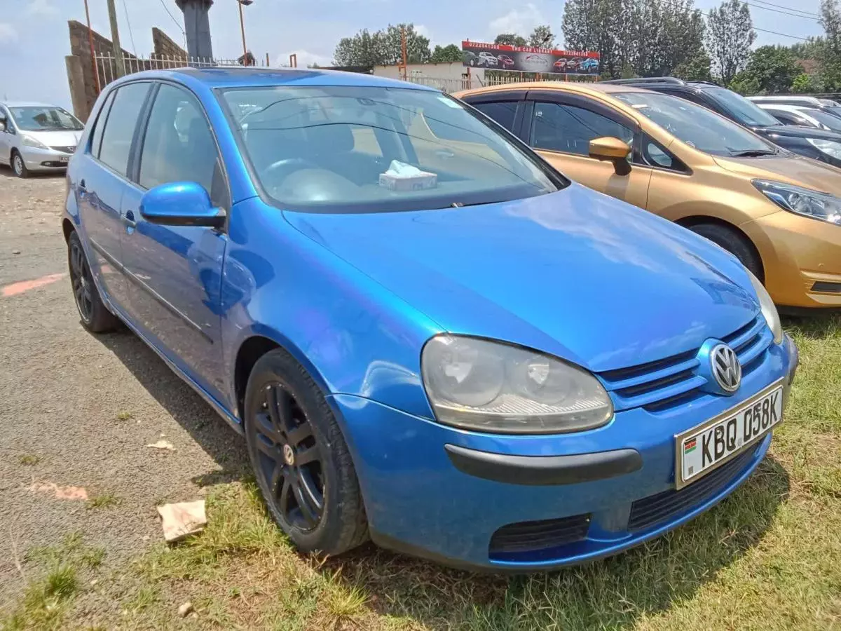 Volkswagen Golf   - 2004