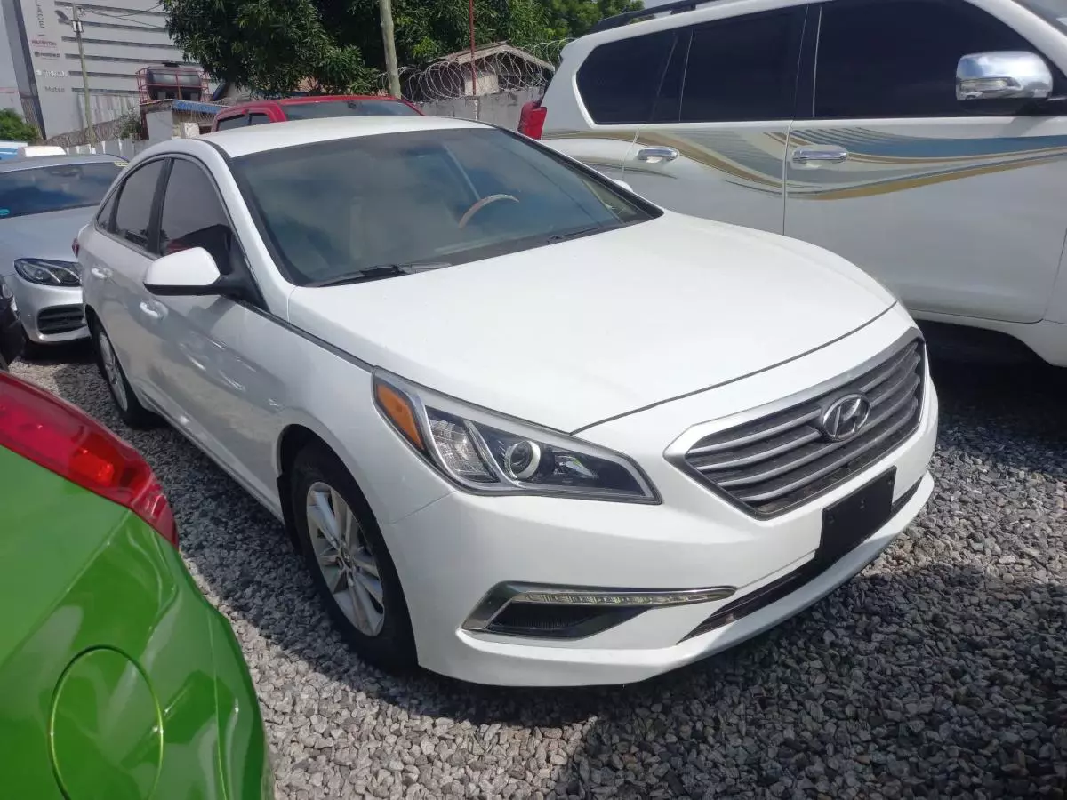 Hyundai Sonata   - 2016