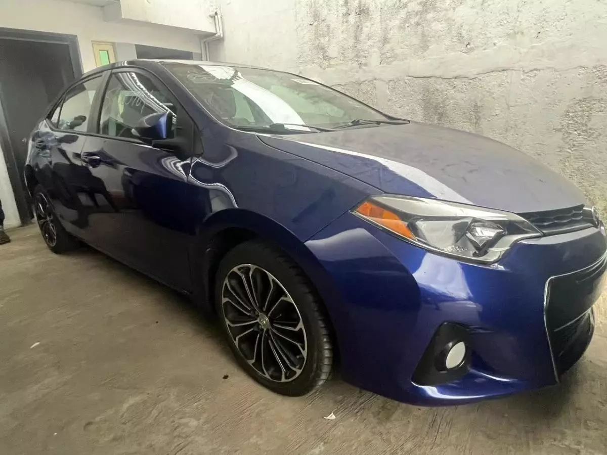 Toyota Corolla   - 2014