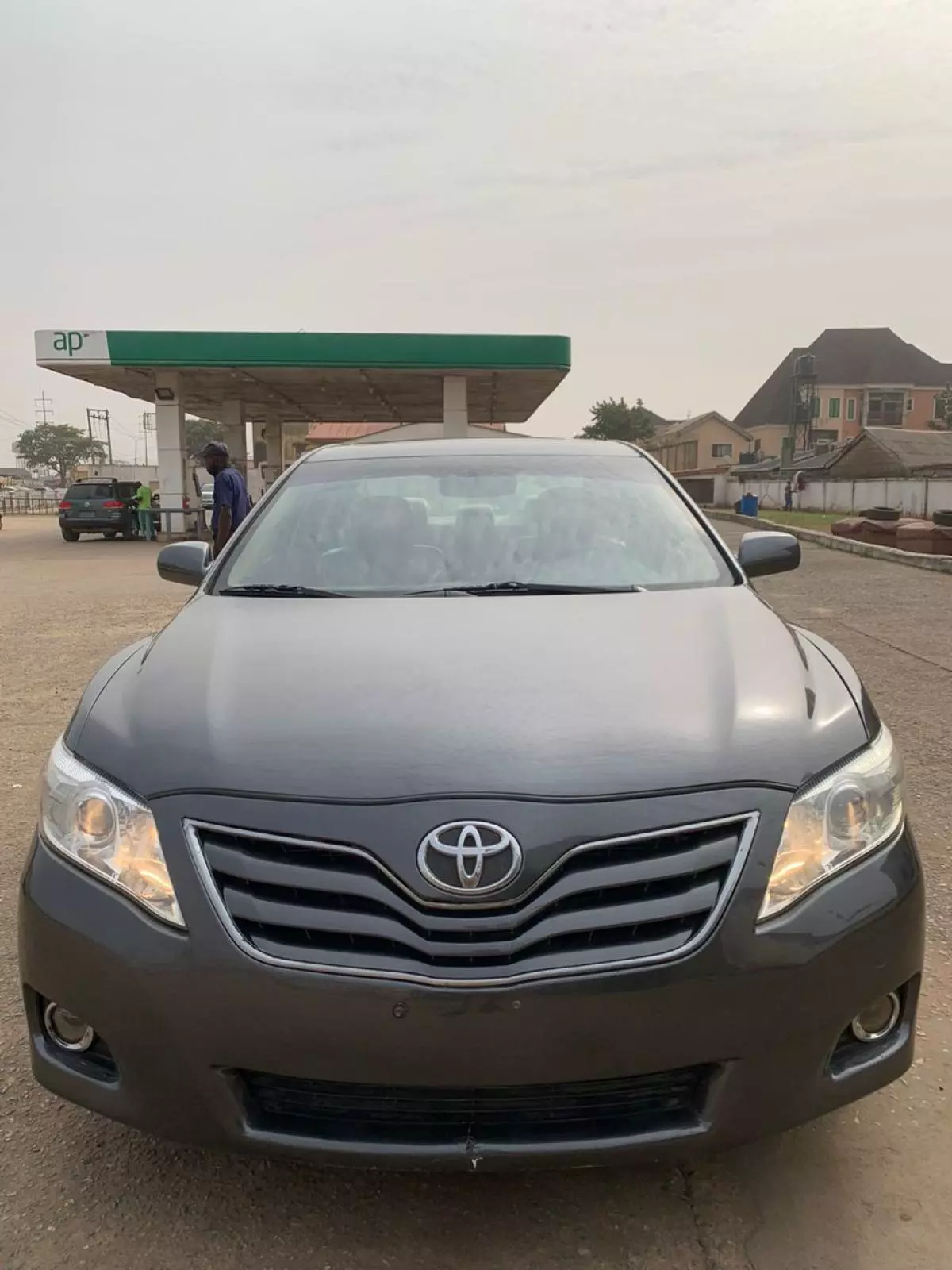 Toyota Camry   - 2010