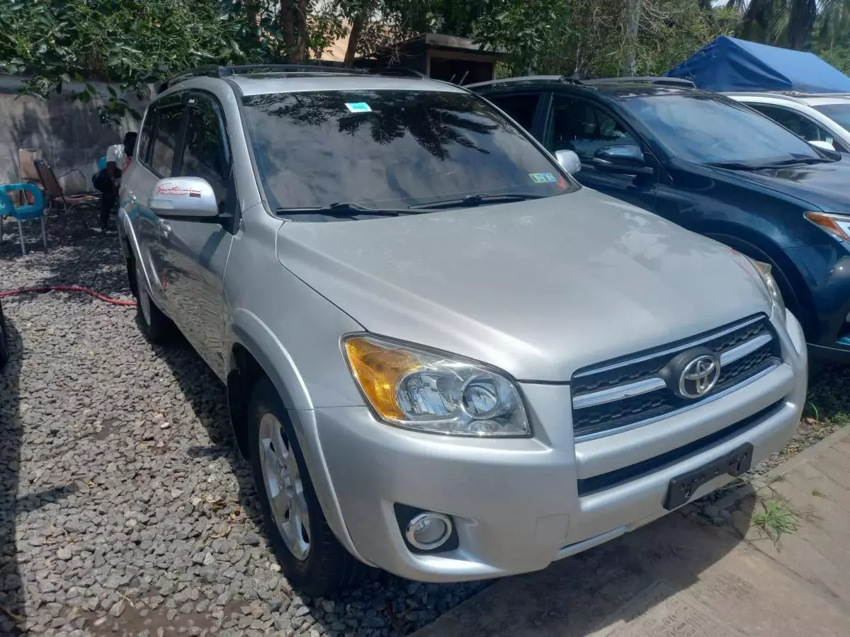 Toyota RAV 4   - 2011