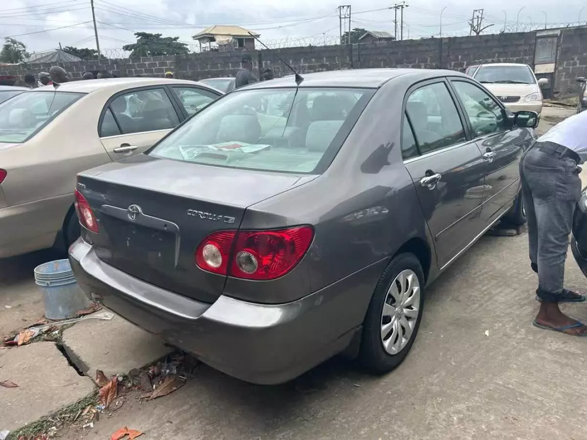 Toyota Corolla   - 2006