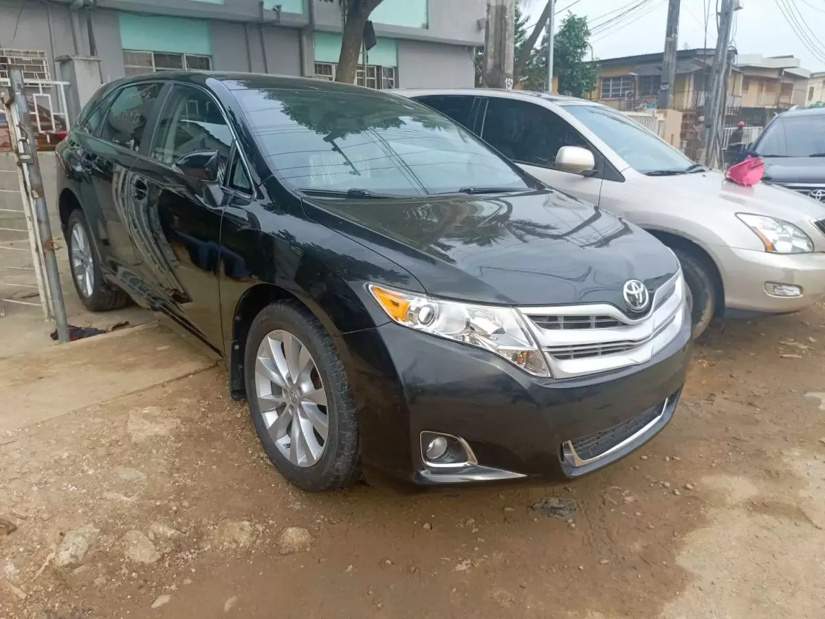 Toyota Venza   - 2013