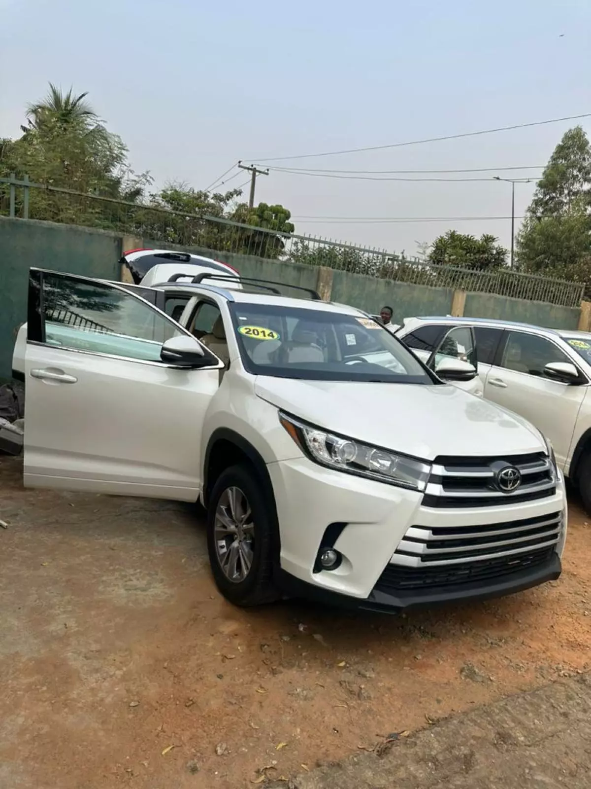 Toyota Highlander   - 2014