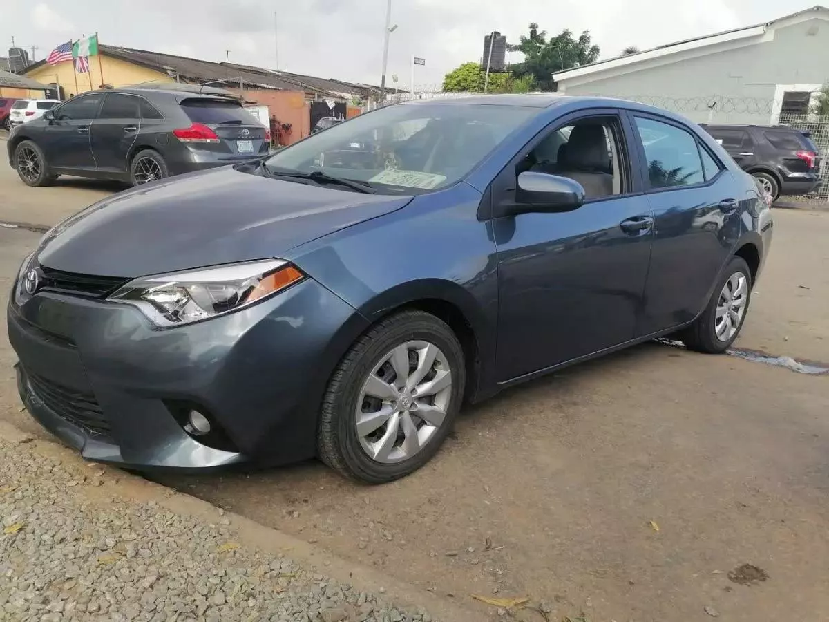 Toyota Corolla   - 2014