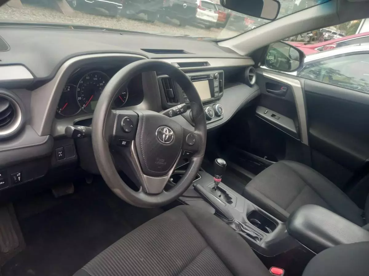 Toyota Rav4   - 2017