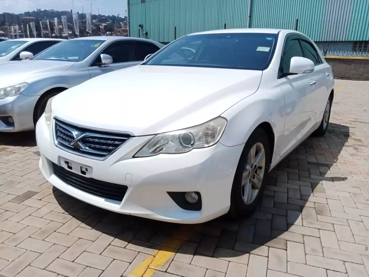 Toyota Mark X   - 2011