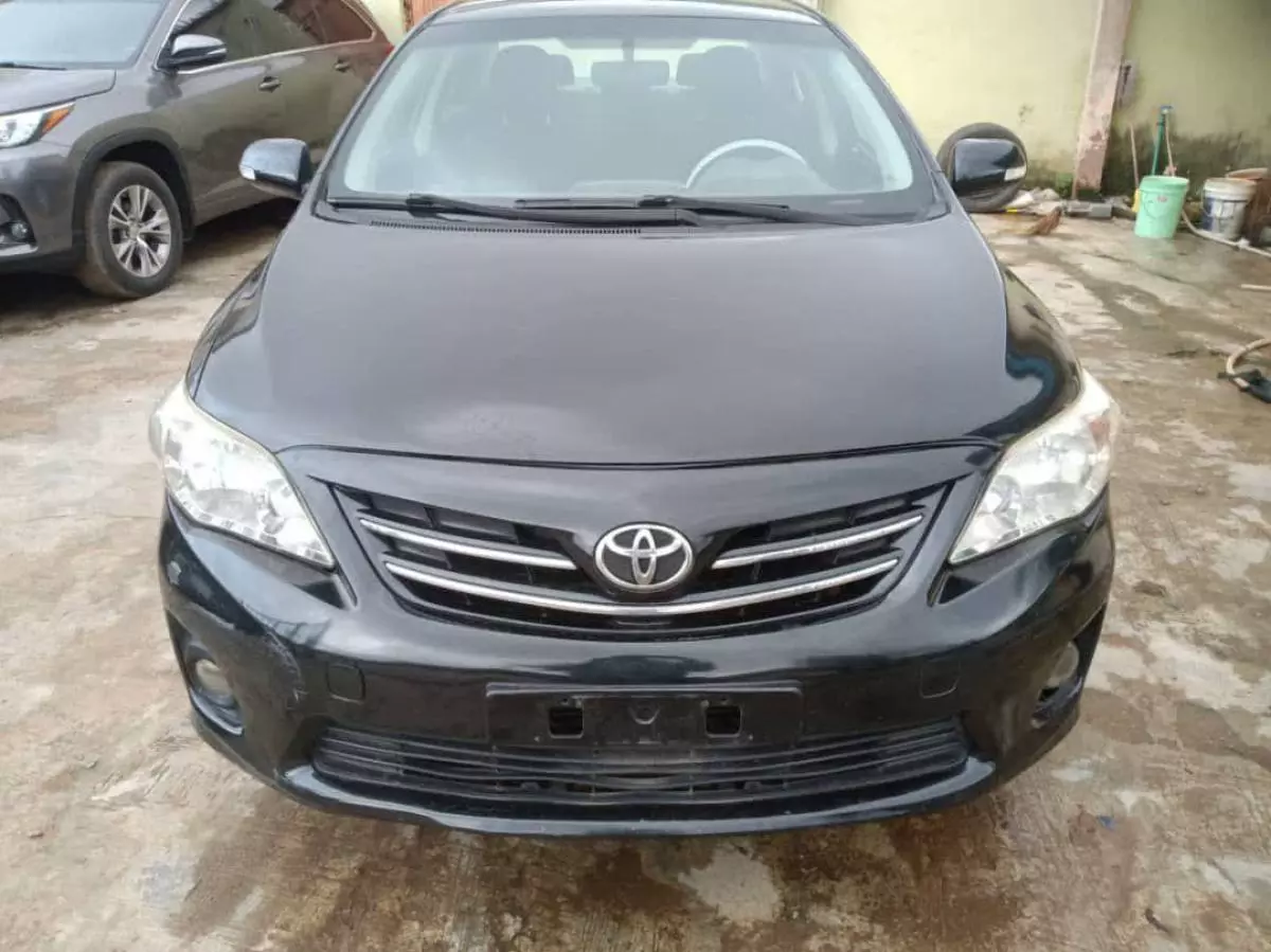 Toyota Corolla   - 2011