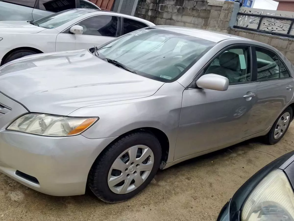 Toyota Camry   - 2007