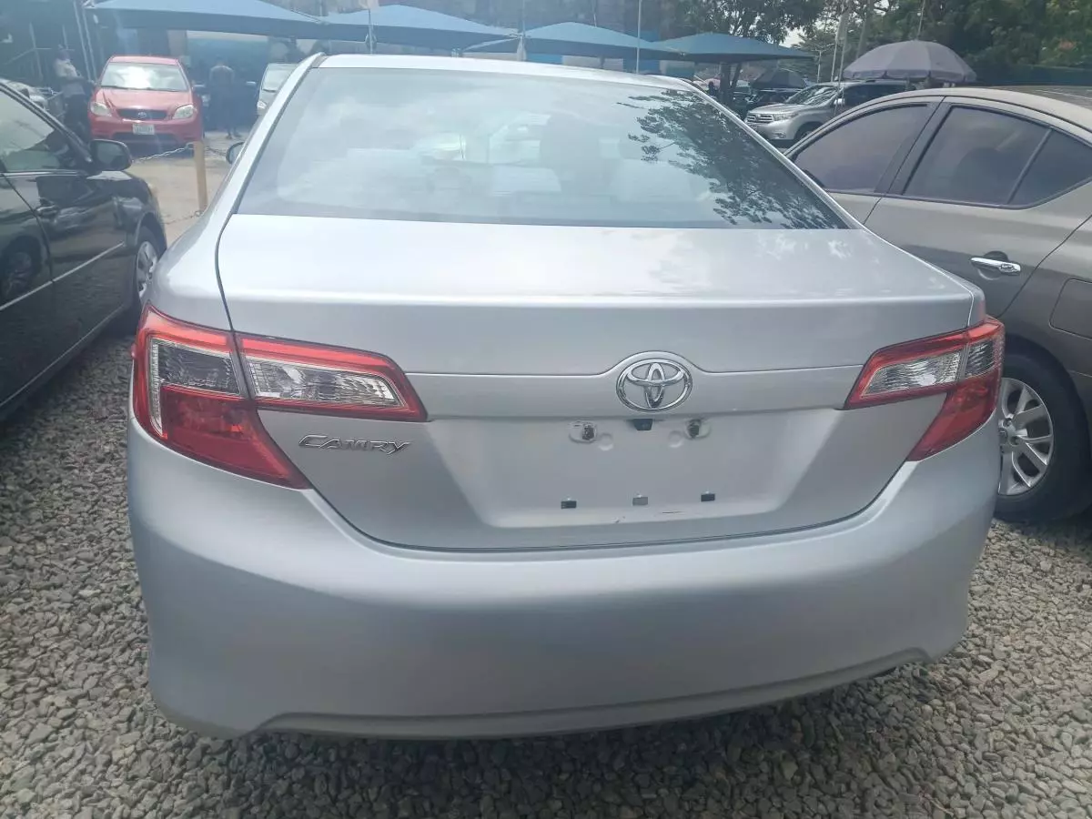 Toyota Camry   - 2013