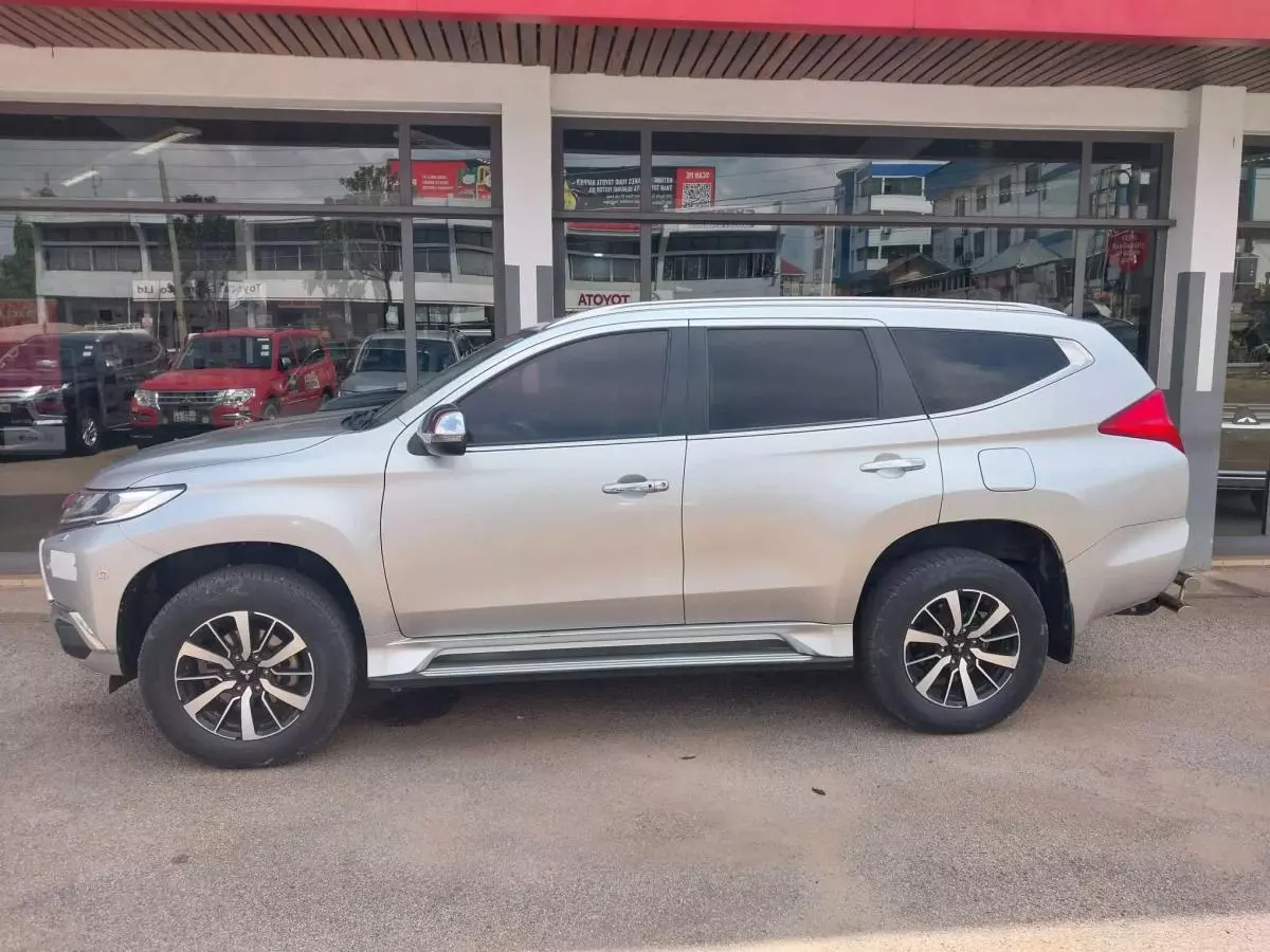 Mitsubishi Pajero Sport   - 2019