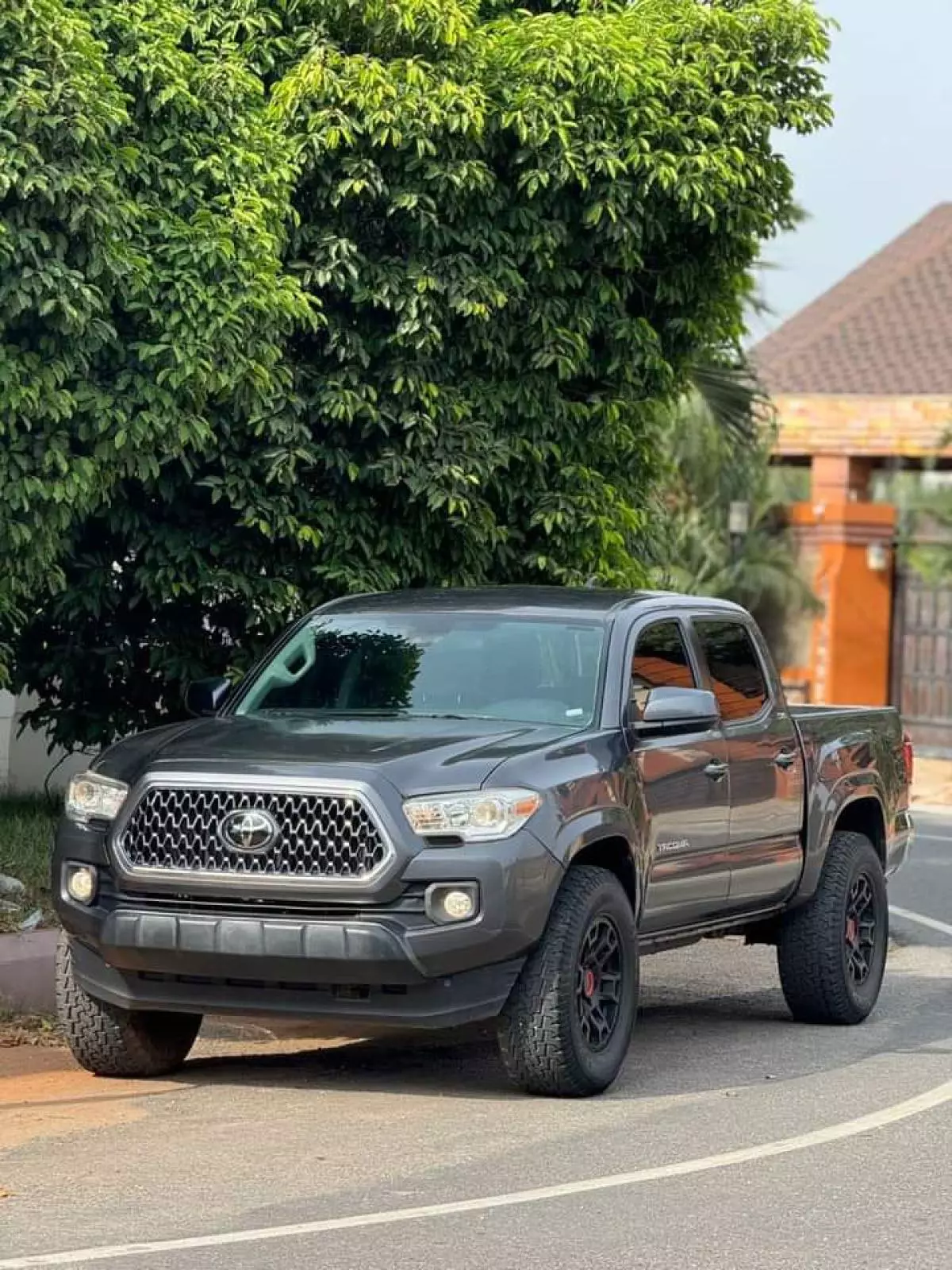 Toyota Tacoma   - 2019