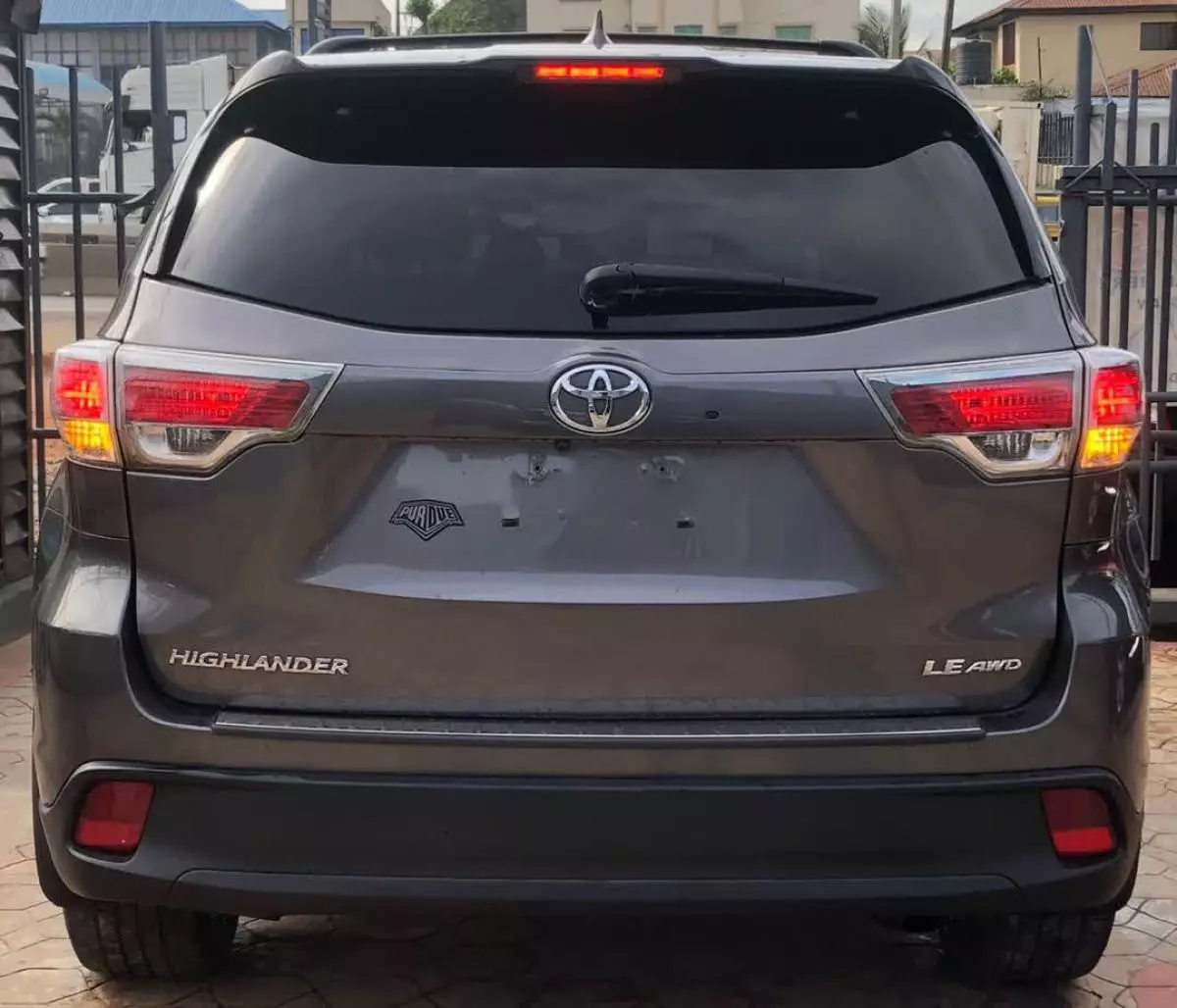 Toyota Highlander   - 2016