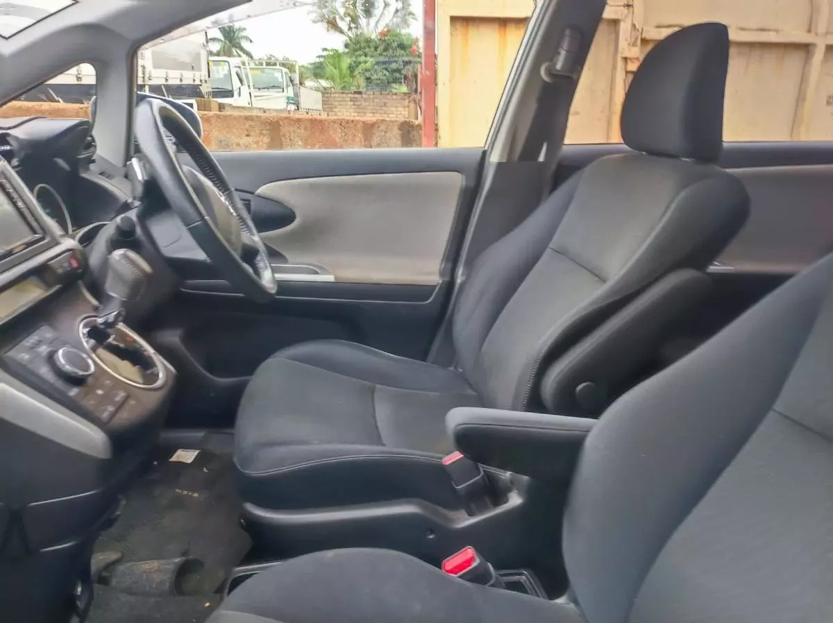 Toyota Wish - 2009