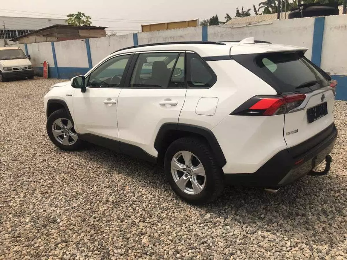 Toyota RAV 4   - 2020