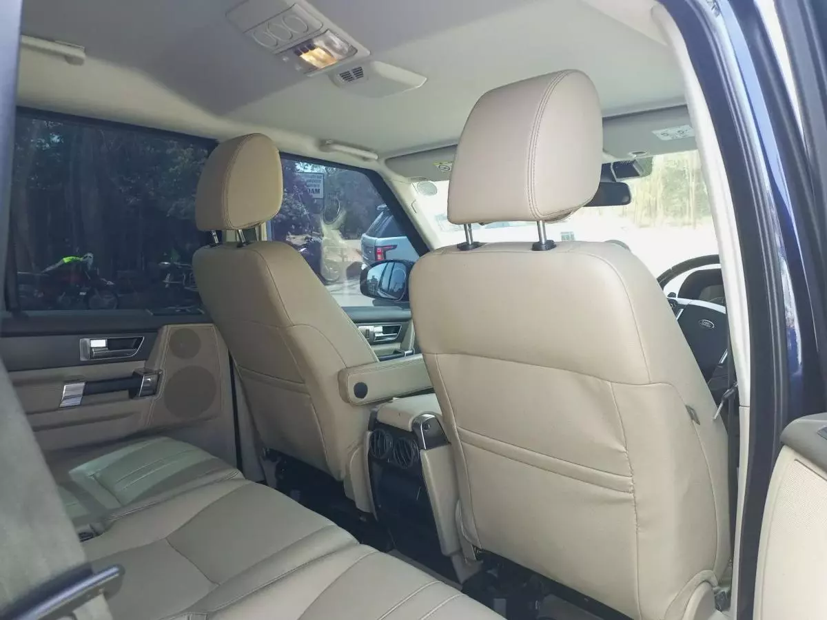 Land Rover Discovery - 2014