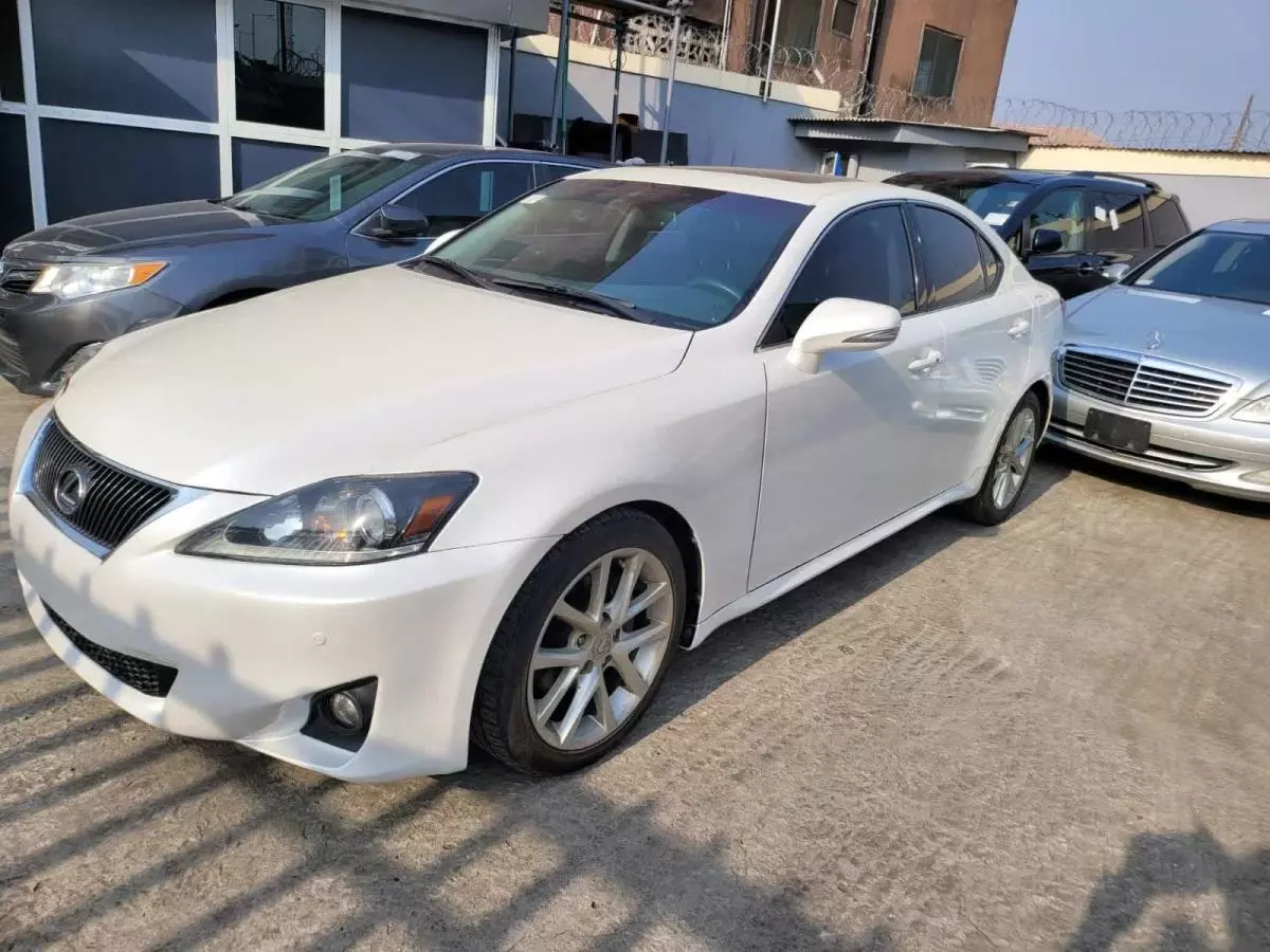 Lexus IS 250   - 2011