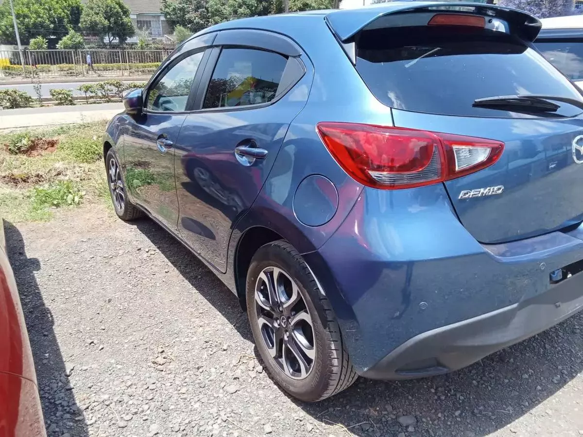 Mazda Demio   - 2017