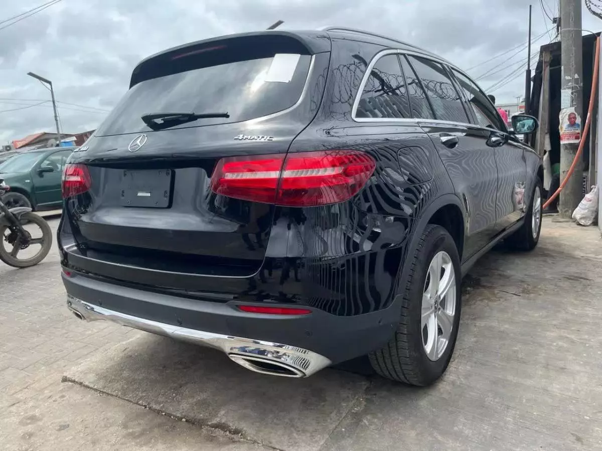 Mercedes-Benz GLC 300   - 2018