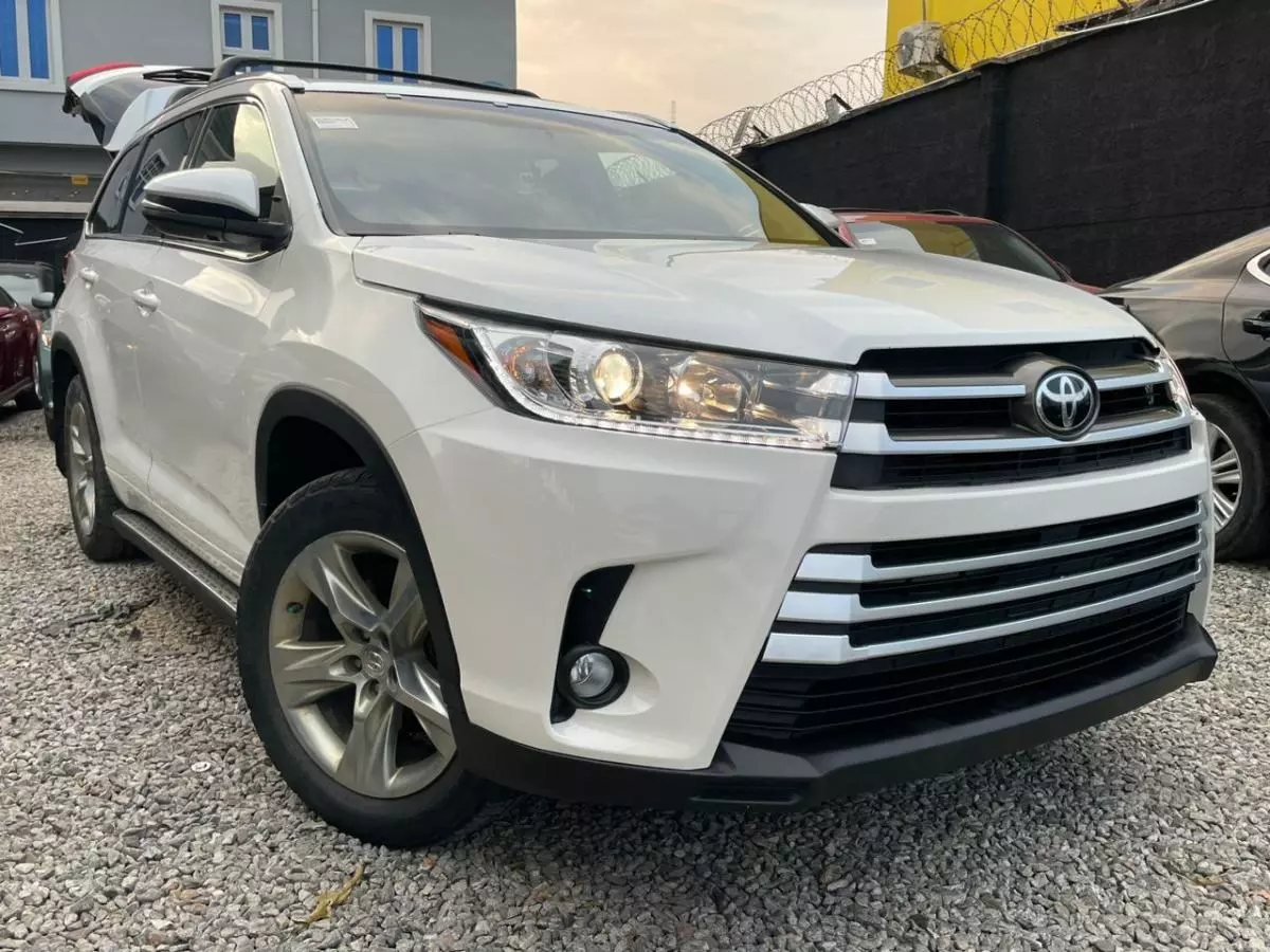 Toyota Highlander   - 2015