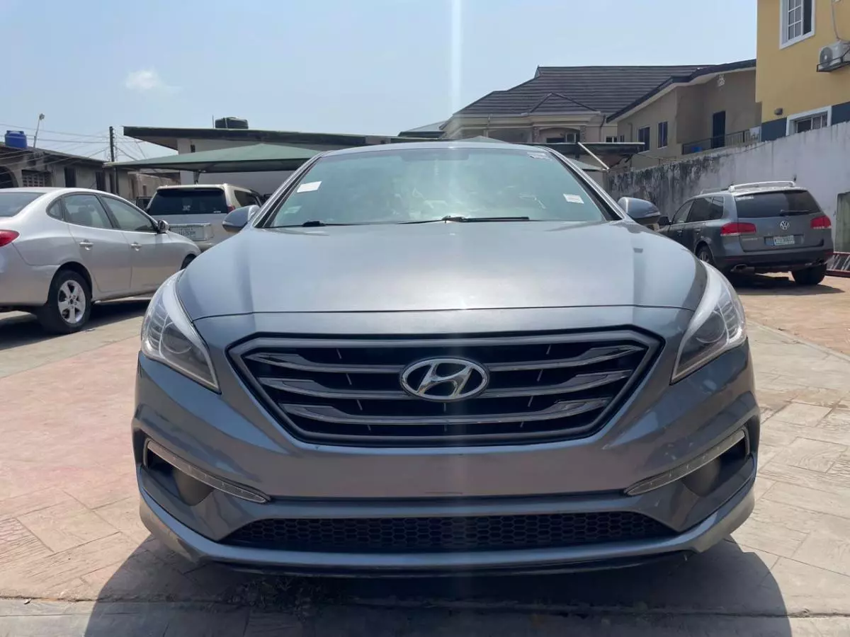 Hyundai Sonata   - 2015