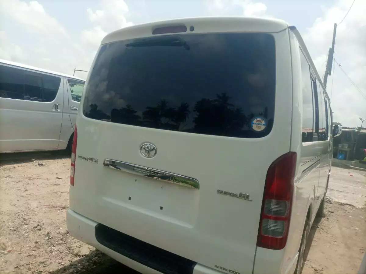 Toyota Hiace   - 2007