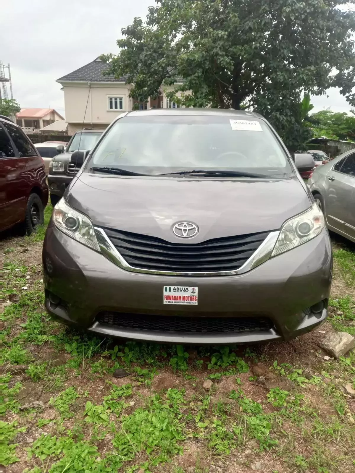 Toyota Sienna   - 2010