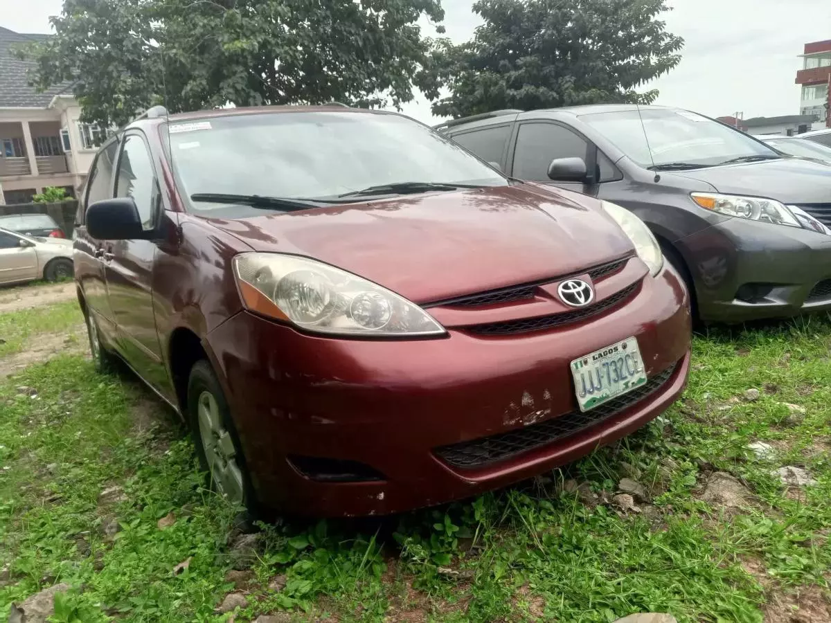 Toyota Sienna   - 2008