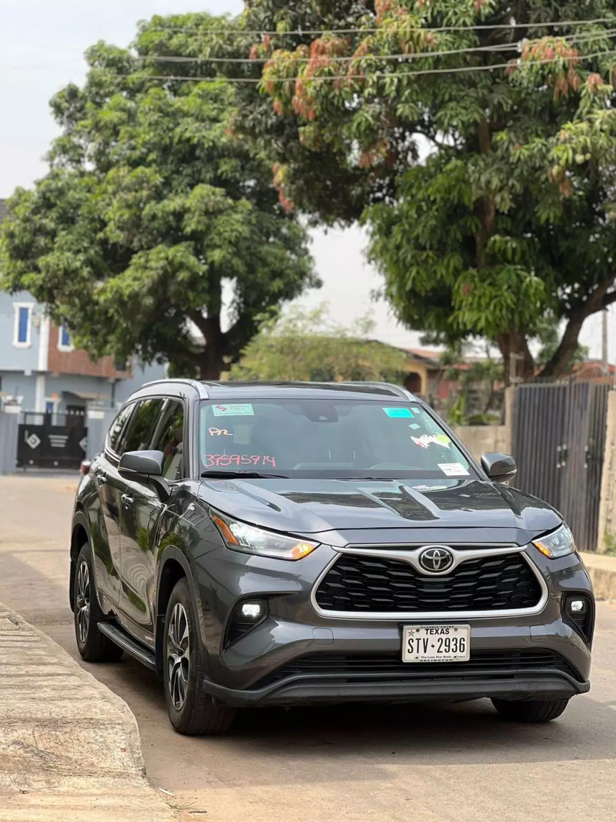 Toyota Highlander   - 2020