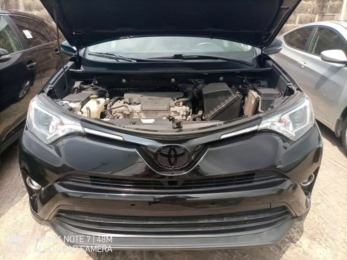 Toyota RAV 4 - 2016