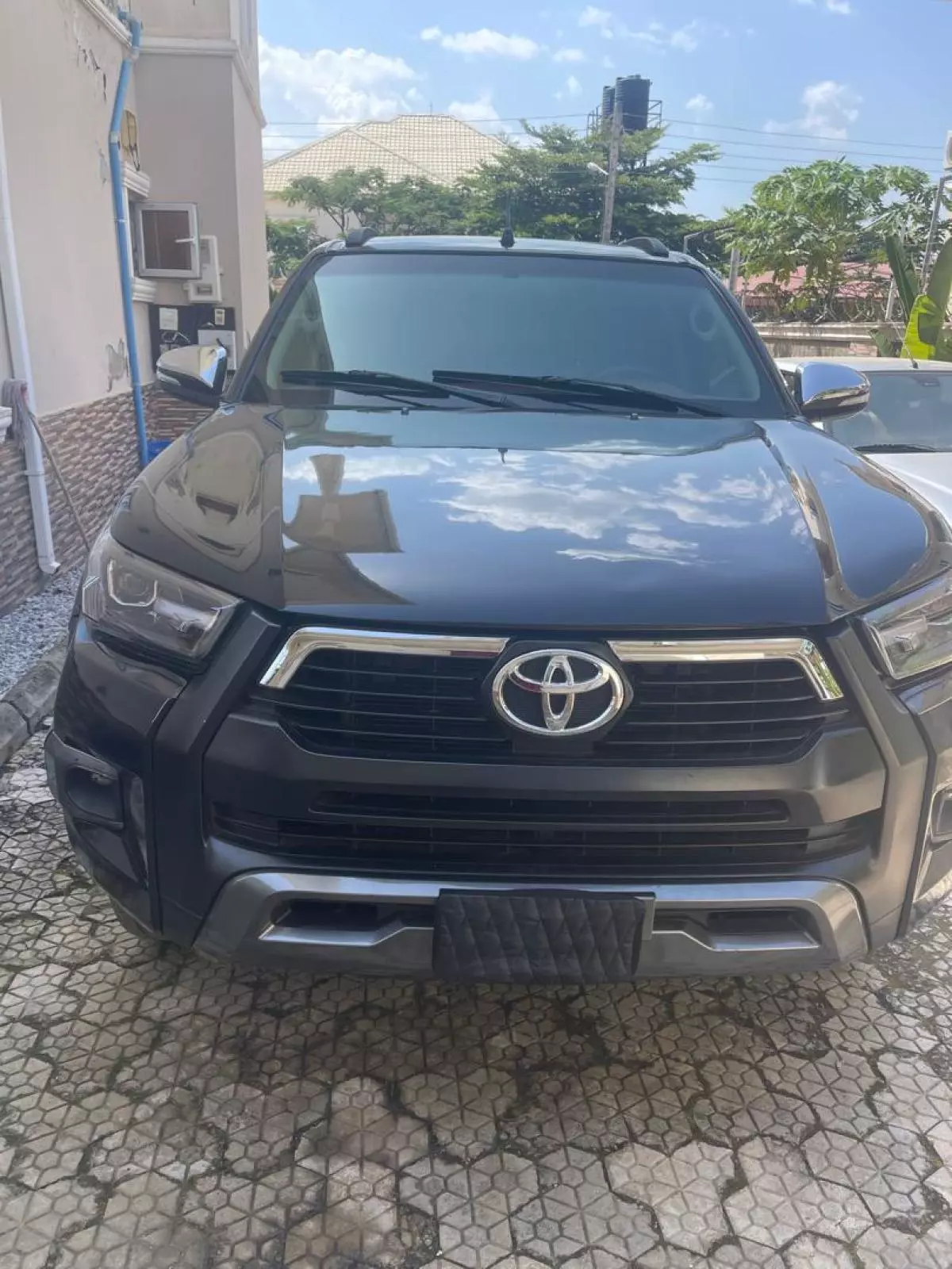 Toyota Hilux   - 2014