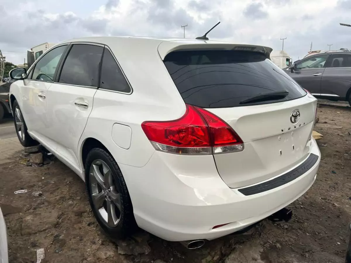 Toyota Venza   - 2010