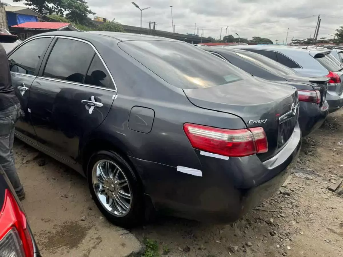 Toyota Camry   - 2007