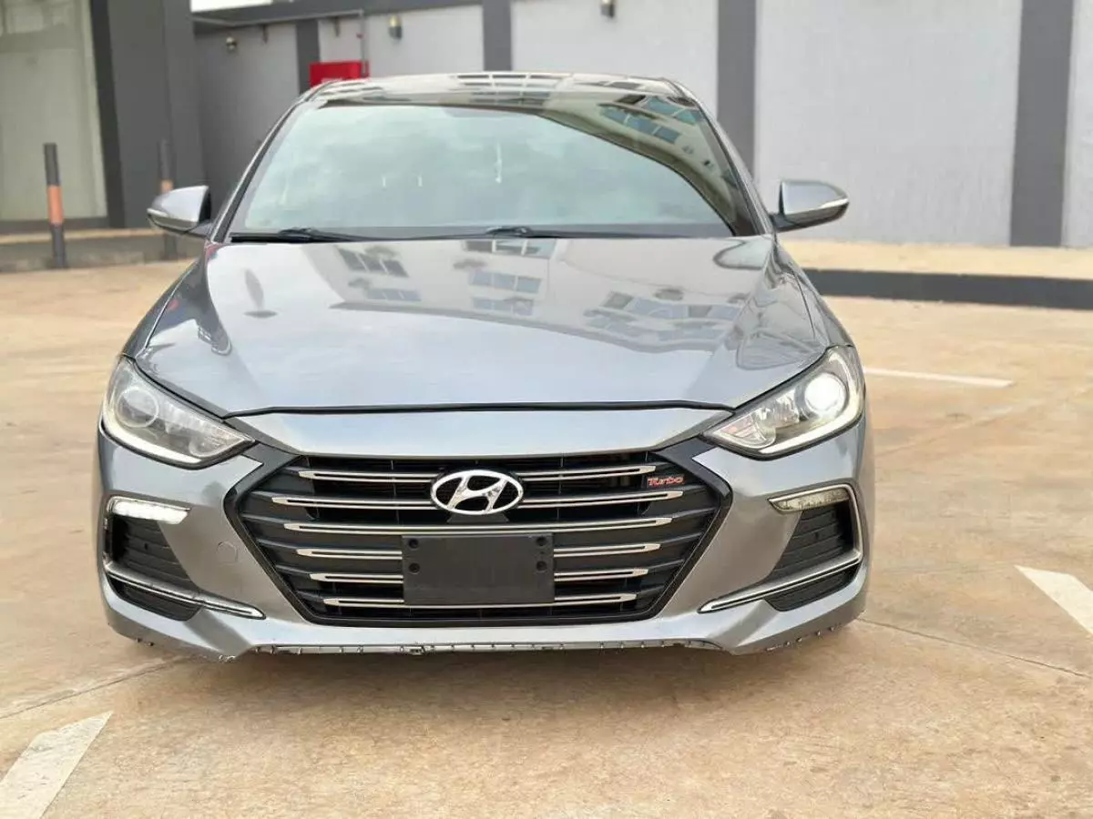 Hyundai Elantra   - 2017