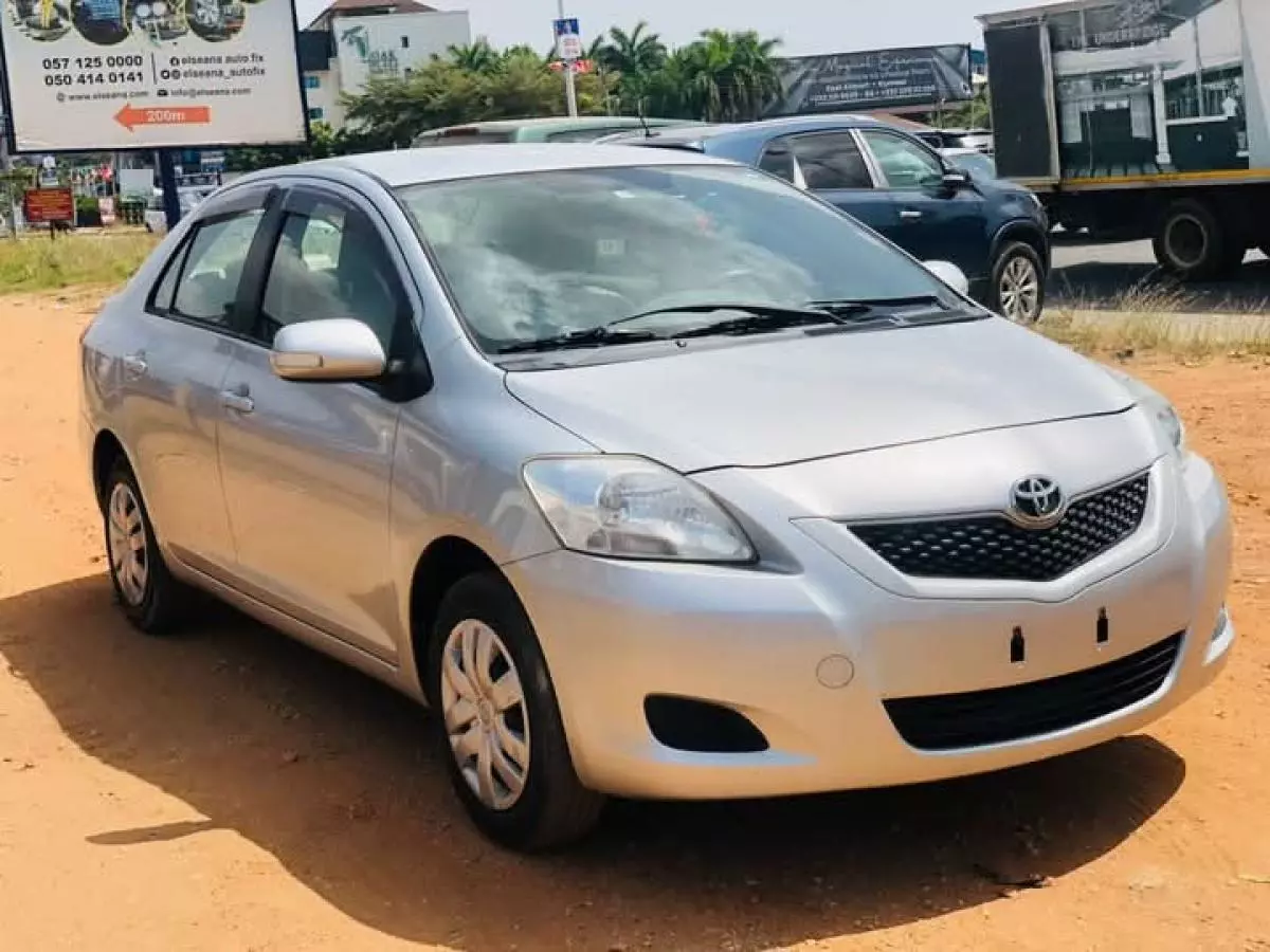 Toyota Belta   - 2010