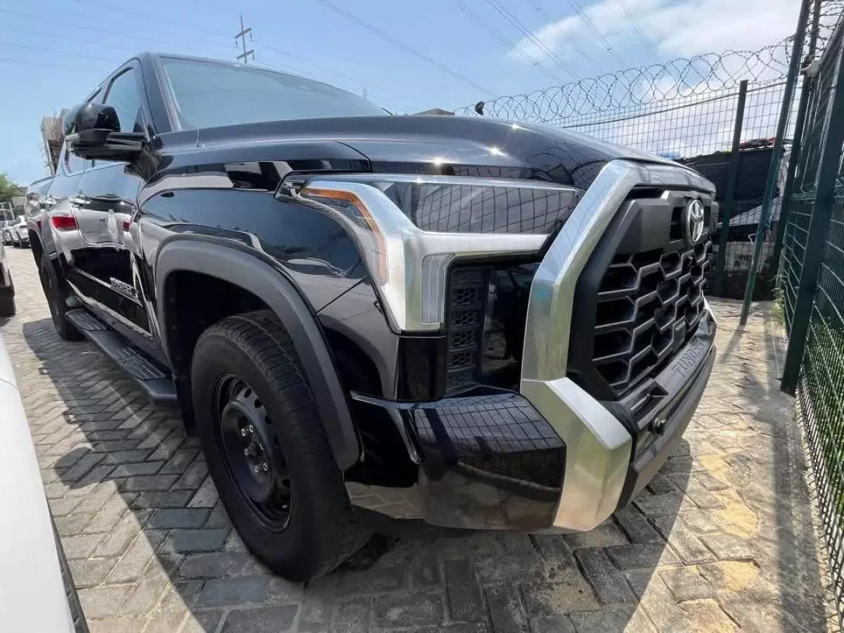 Toyota Tundra   - 2023