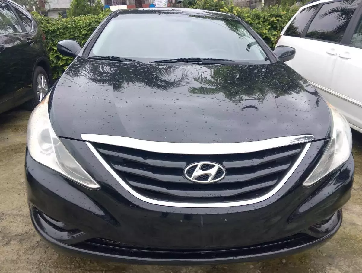 Hyundai Sonata   - 2013