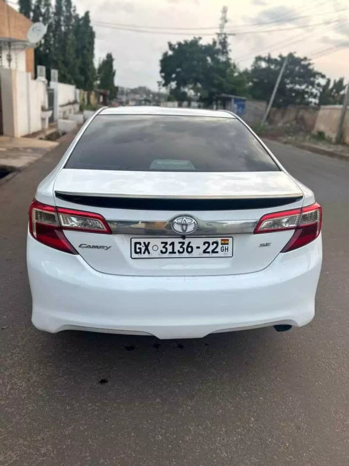 Toyota Camry   - 2014