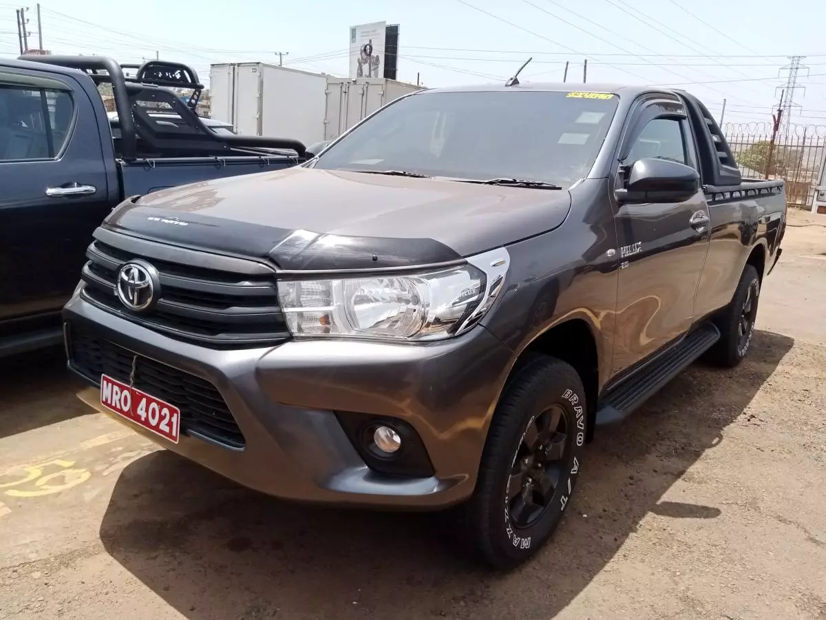 Toyota Hilux   - 2016