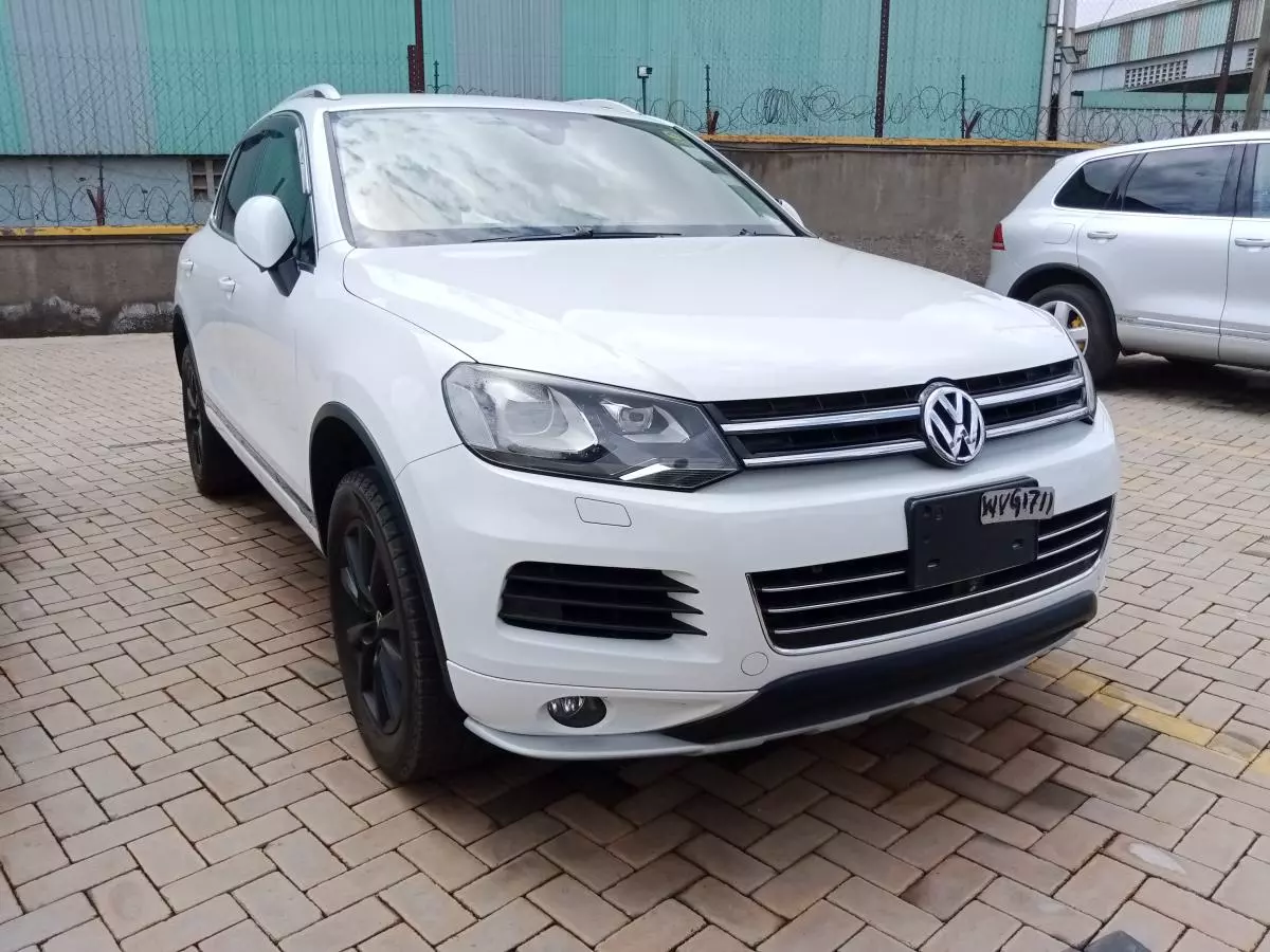 Volkswagen Touareg   - 2011