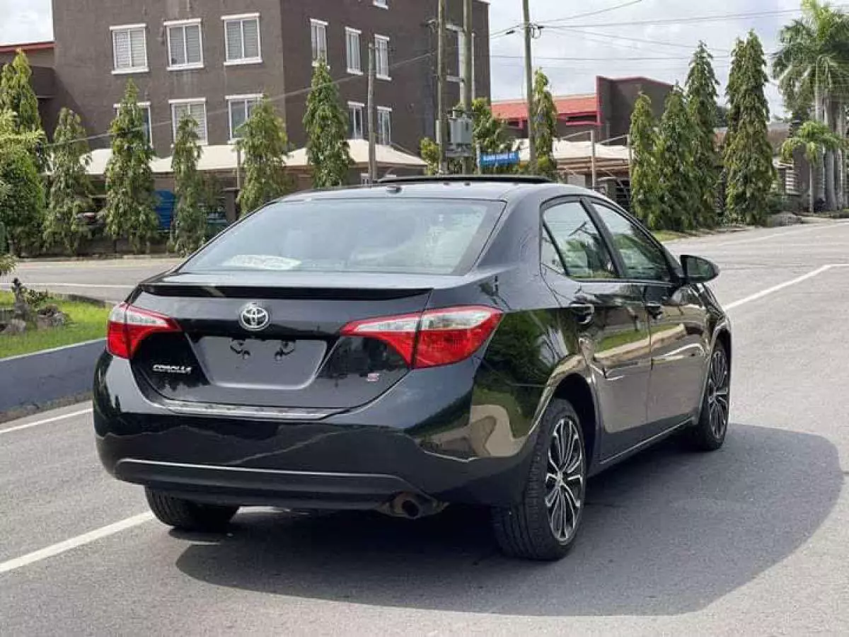 Toyota Corolla   - 2015