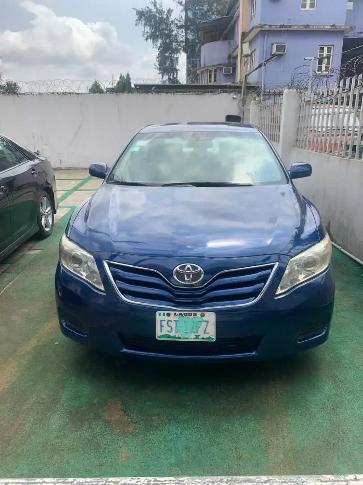 Toyota Camry   - 2011