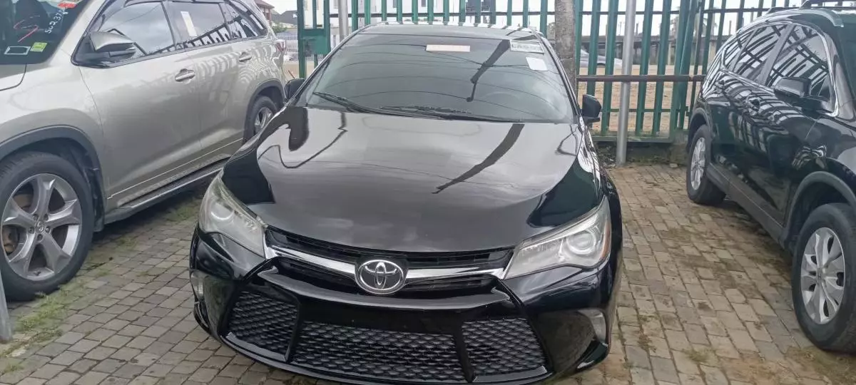 Toyota Camry   - 2016