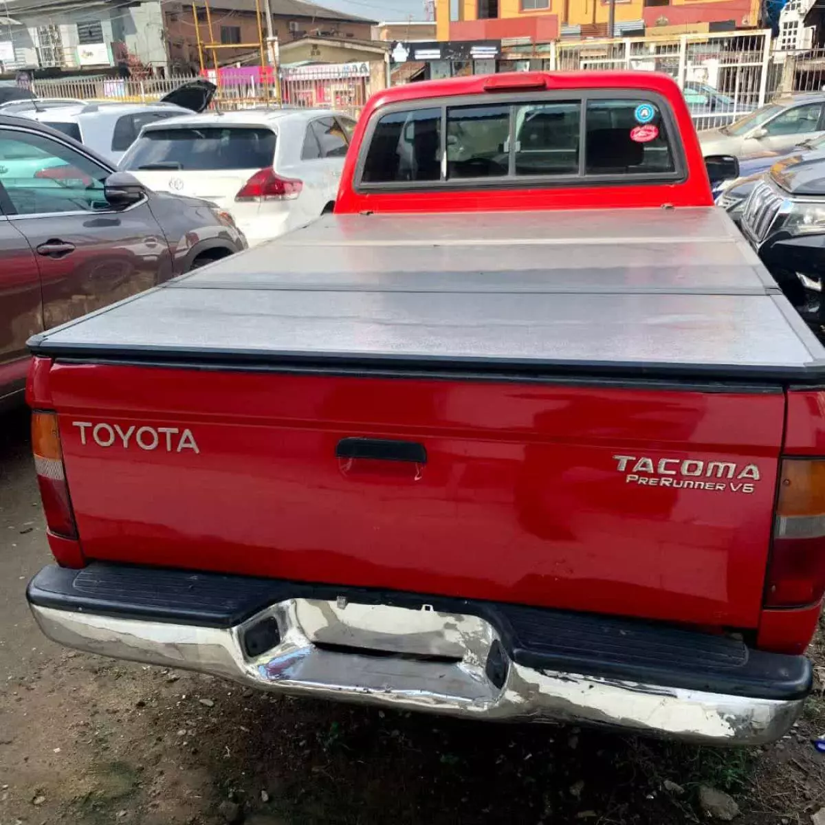 Toyota Tacoma   - 1999