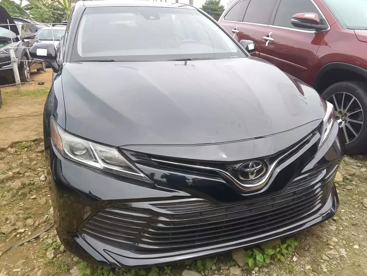 Toyota Camry   - 2019