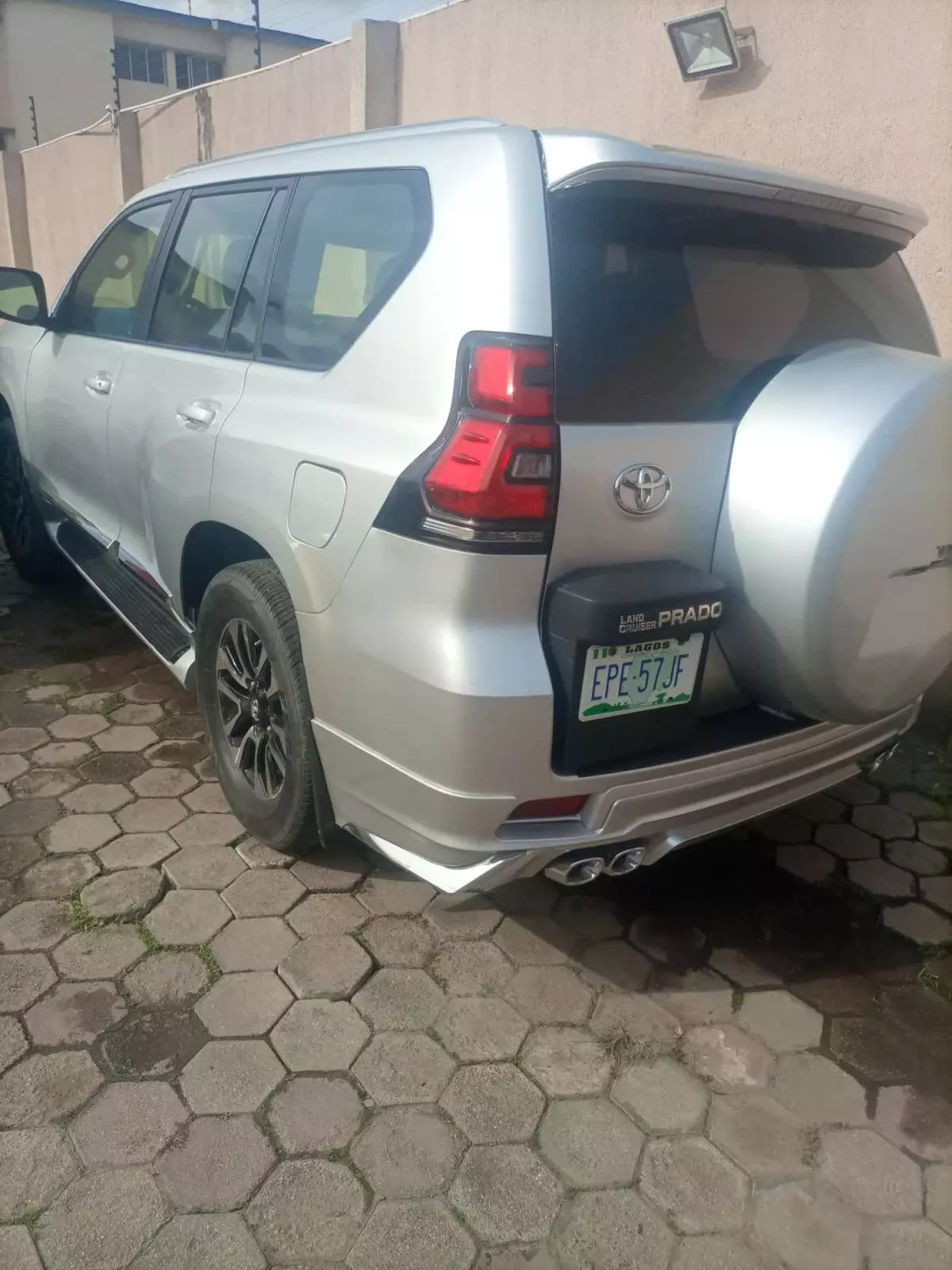 Toyota Landcruiser Prado   - 2010