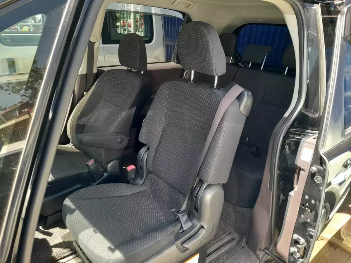 Toyota Porte - 2015