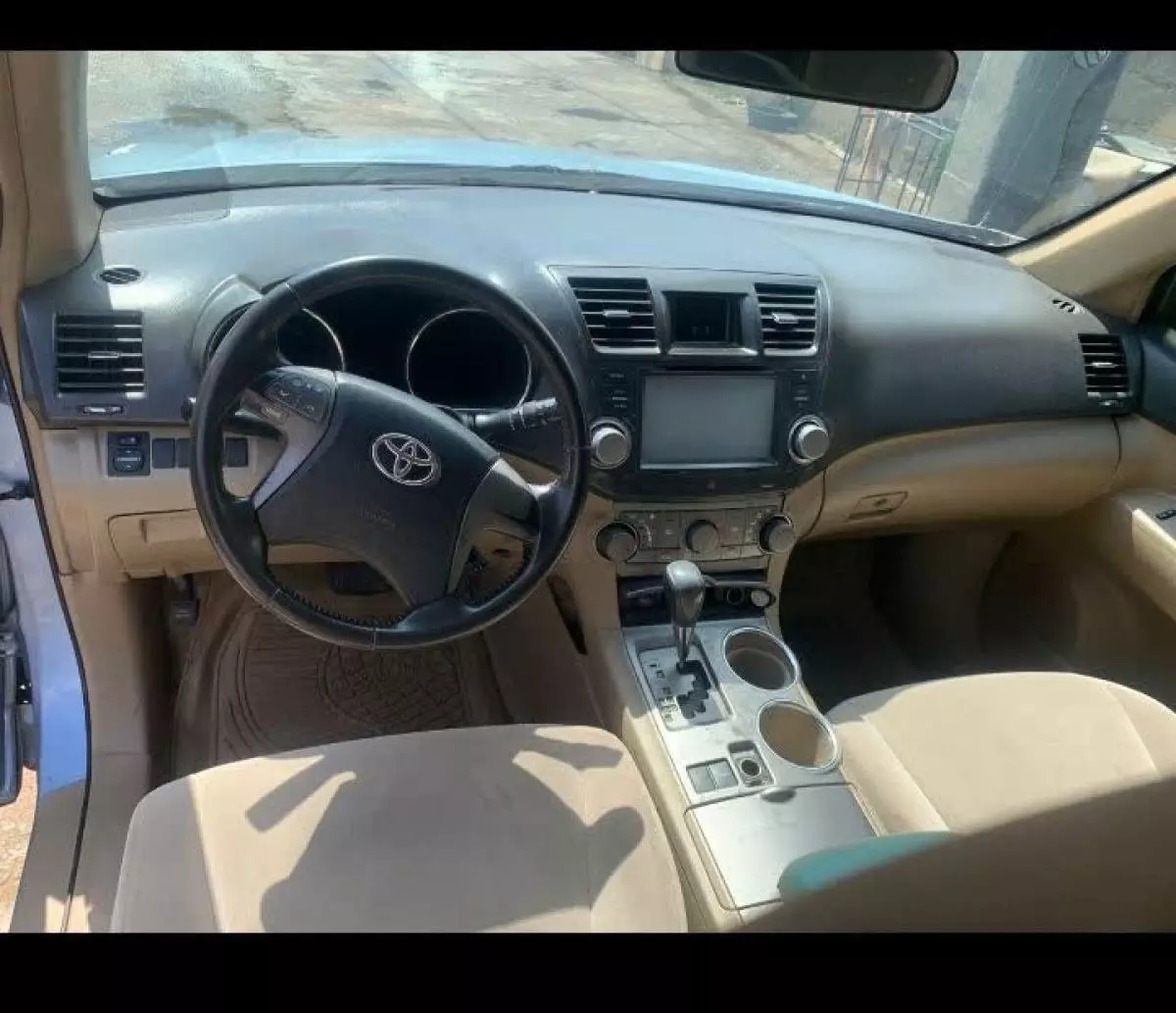 Toyota Highlander   - 2009