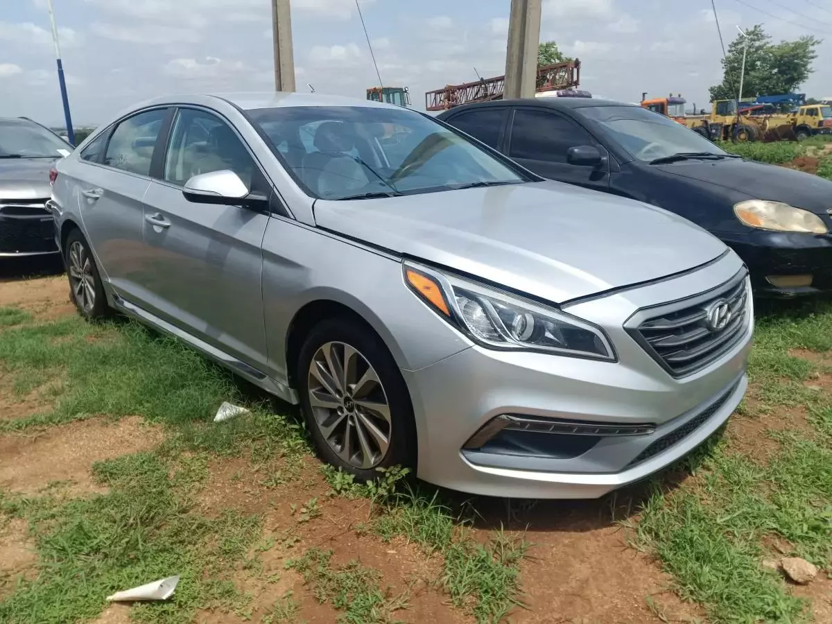 Hyundai Sonata   - 2015