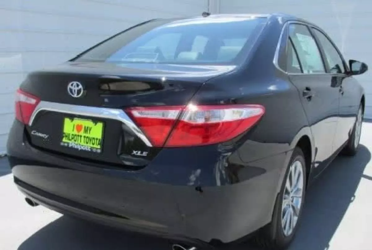 Toyota Camry   - 2015